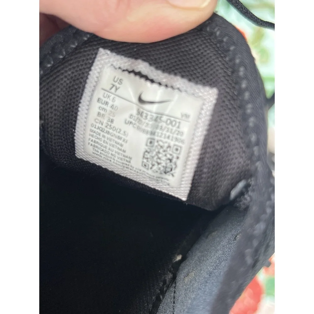 Nike Air Max 270 Black White Shoes Kids 7Y Multi AH8050-002‎ Excellent Condition